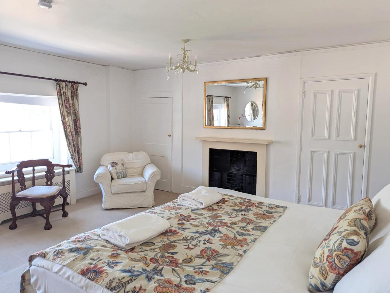 Superior King Room